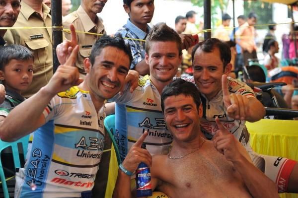 Azad University Cross Team celebrate their win.