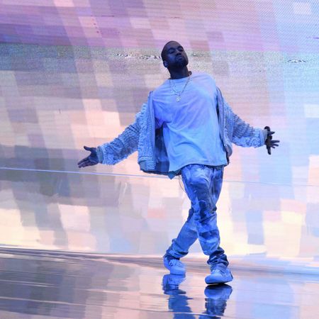 Standing, Denim, Purple, Electric blue, Magenta, Violet, Stage, Boot, 