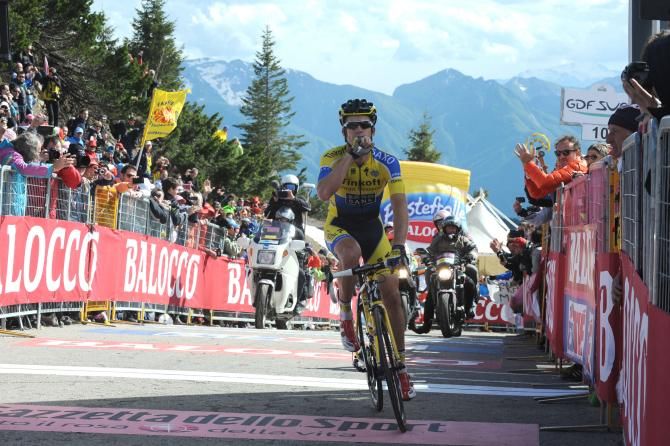 Michael Rogers takes his second stage win of the Giro d'Italia