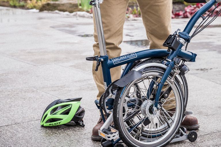 how to lock foldable bike