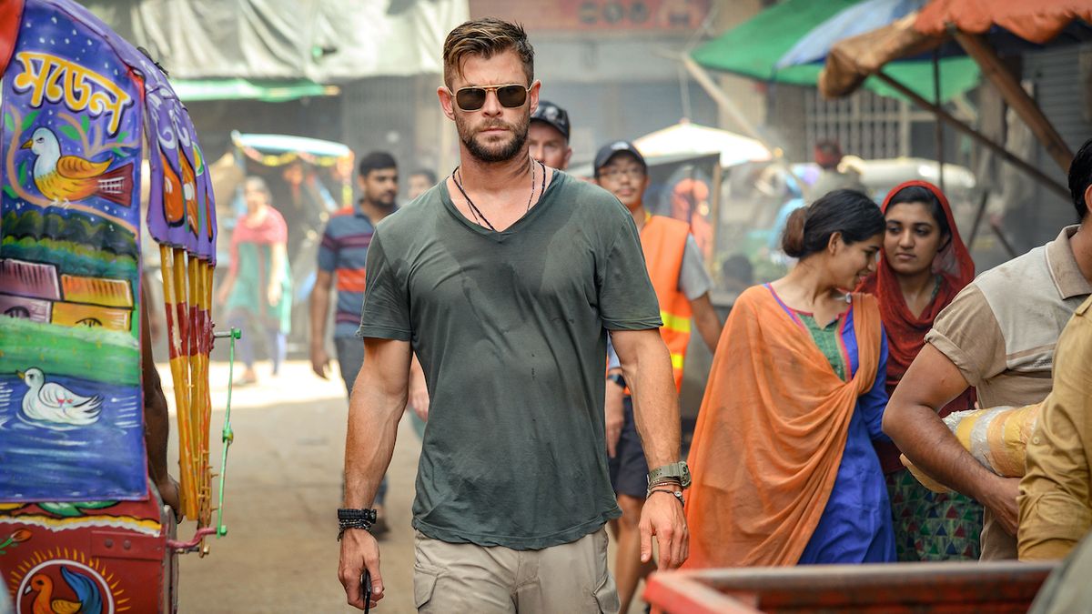 Chris Hemsworth as Tyler Rake in Netflix&#039;s Extraction