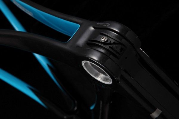 The bottom bracket cable guide will allow for straight or crossed routing. A protective cover (not pictured) will help keep the area free of debris.