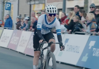 UCI Gravel World Series: Nicole Frain best in three-rider women's sprint while Jarno Bellens goes solo for elite men at Turnhout Gravel