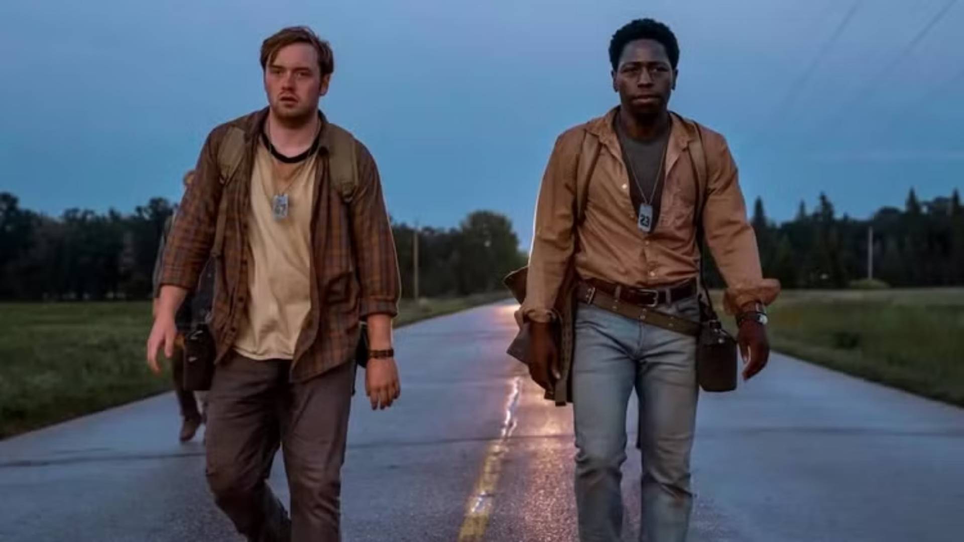 Cooper Hoffman as Ray Garraty and David Jonsson as Peter McVries in The Long Walk