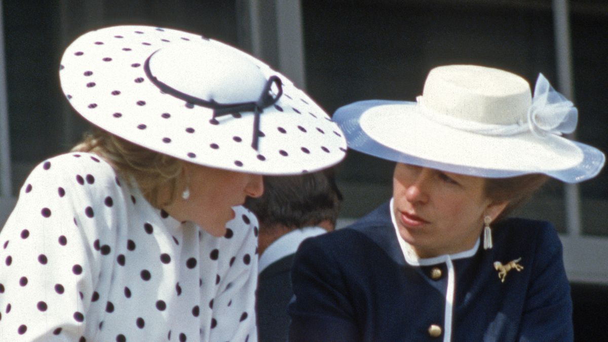 La princesse Anne a quitté la princesse Diana "mortifiée" à cause d'un cadeau de Noël qui a mal tourné