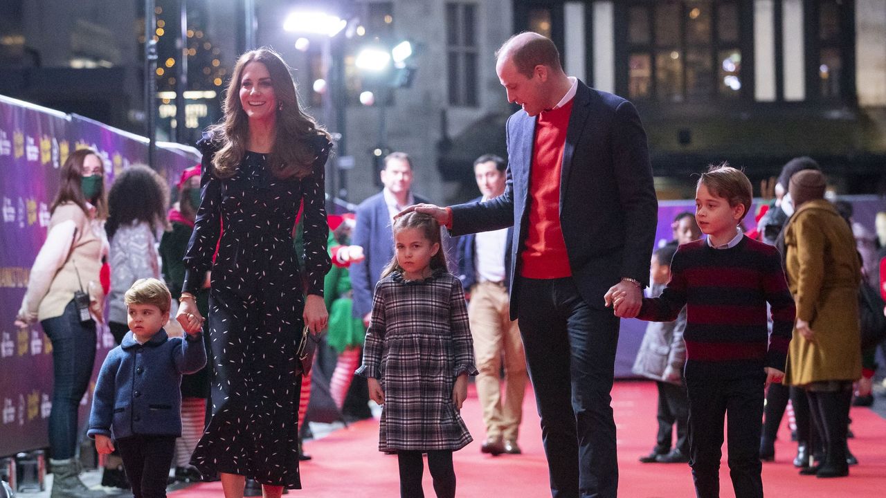 london, england december 11 prince william, duke of cambridge and catherine, duchess of cambridge with their children, prince louis, princess charlotte and prince george, attend a special pantomime performance at london&#039;s palladium theatre, hosted by the national lottery, to thank key workers and their families for their efforts throughout the pandemic on december 11, 2020 in london, england photo by aaron chown wpa poolgetty images