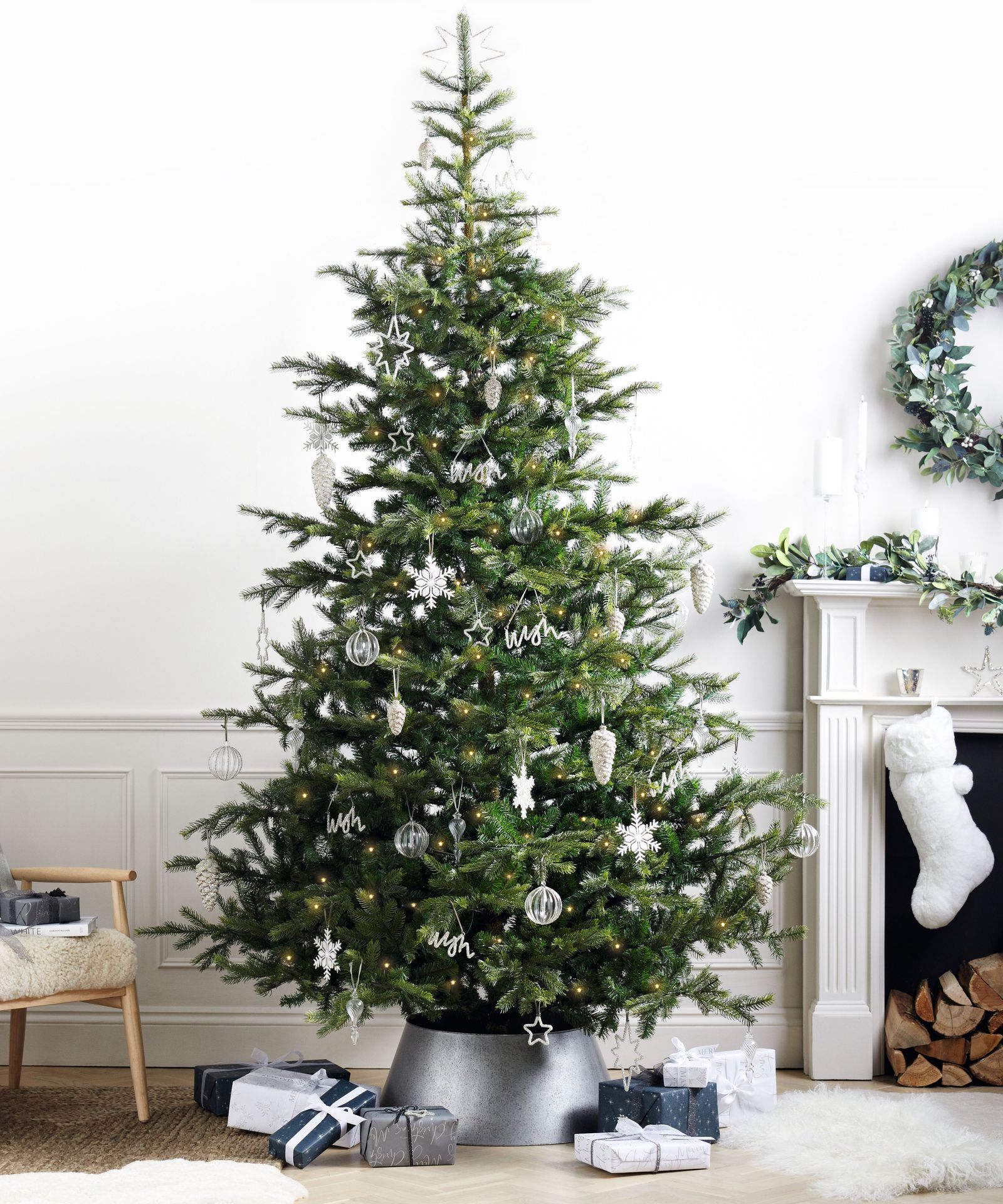 How to style The White Company Christmas tree like an expert Livingetc