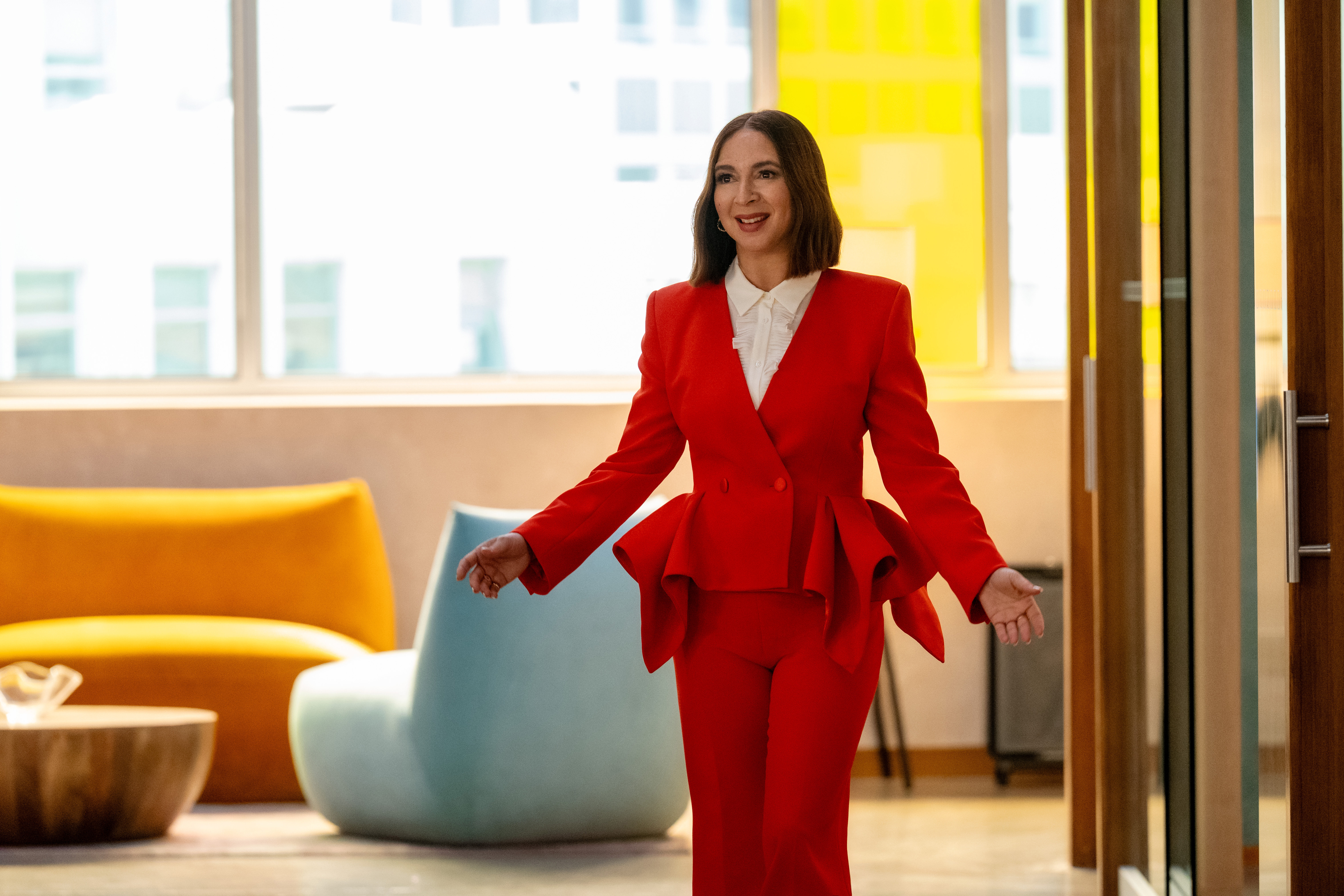 Molly (Maya Rudolph) in Loot season 3