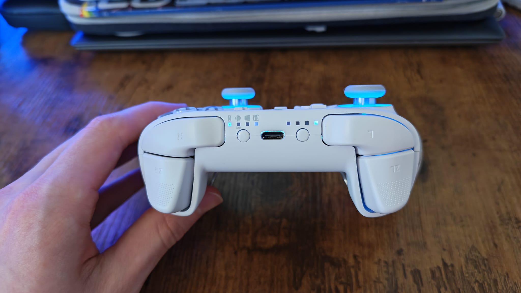 The top of the Gulikit KK3 Max controller