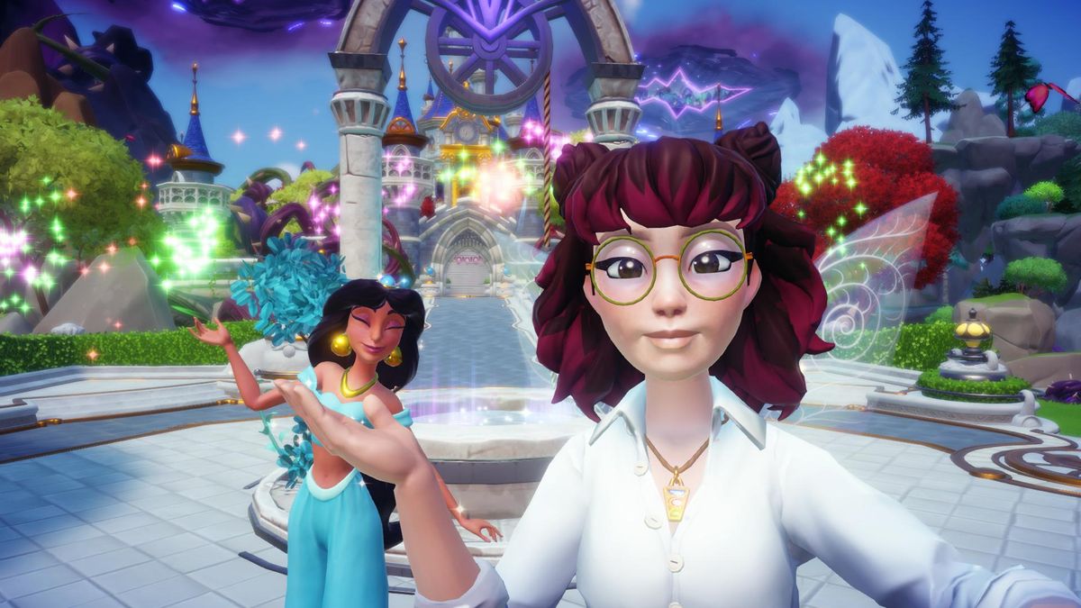 Jasmine in Disney Dreamlight Valley in the plaza with the player