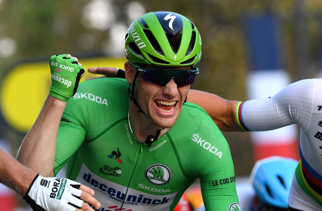 PARIS FRANCE SEPTEMBER 20 Arrival Sam Bennett of Ireland and Team Deceuninck QuickStep Green Points Jersey Celebration during the 107th Tour de France 2020 Stage 21 a 122km stage from MantesLaJolie to Paris Champslyses TDF2020 LeTour on September 20 2020 in Paris France Photo by Frank Faugere PoolGetty Images