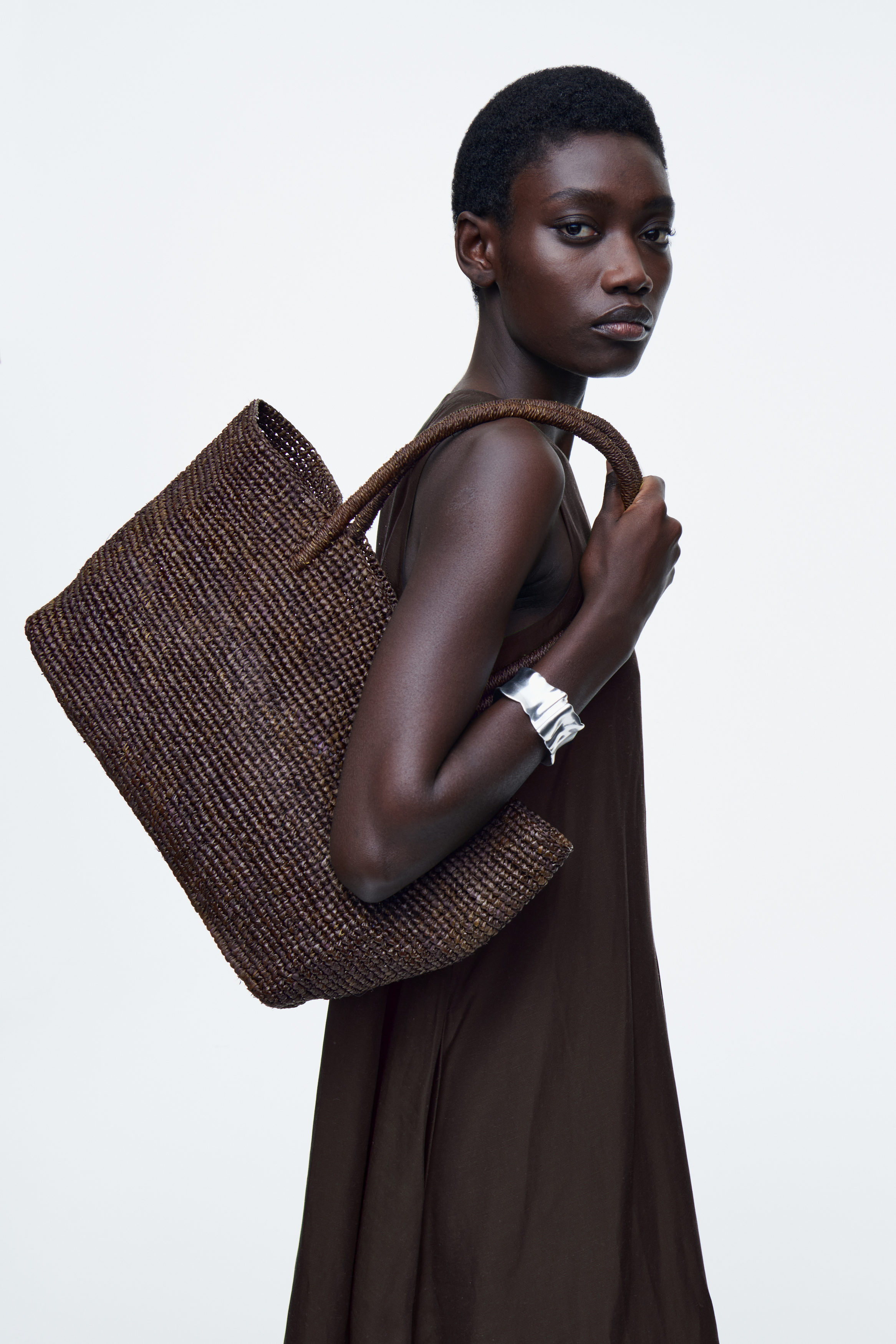 Hand-Woven Tote Bag - Raffia