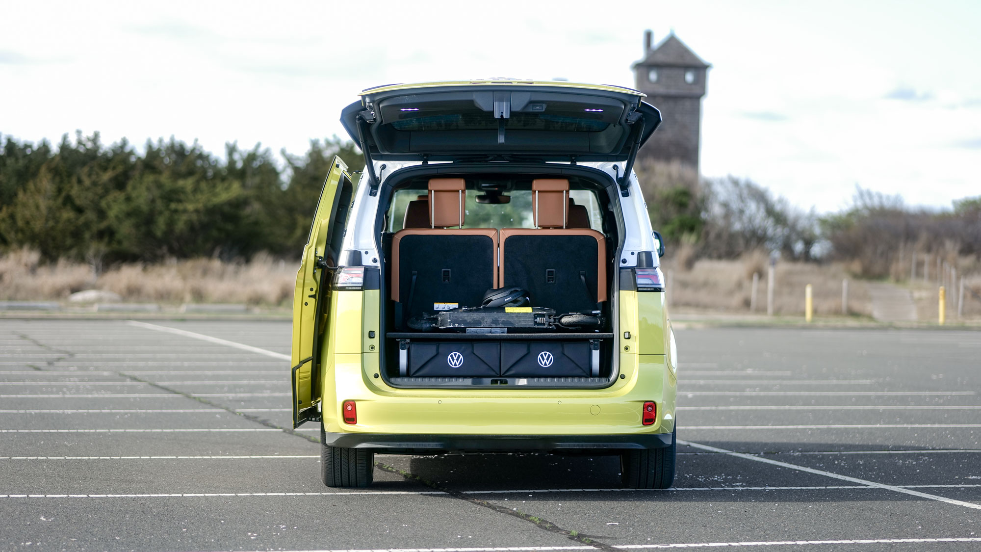 2025 Volkswagen ID. Buzz Pro S Plus 4MOTION test drive.