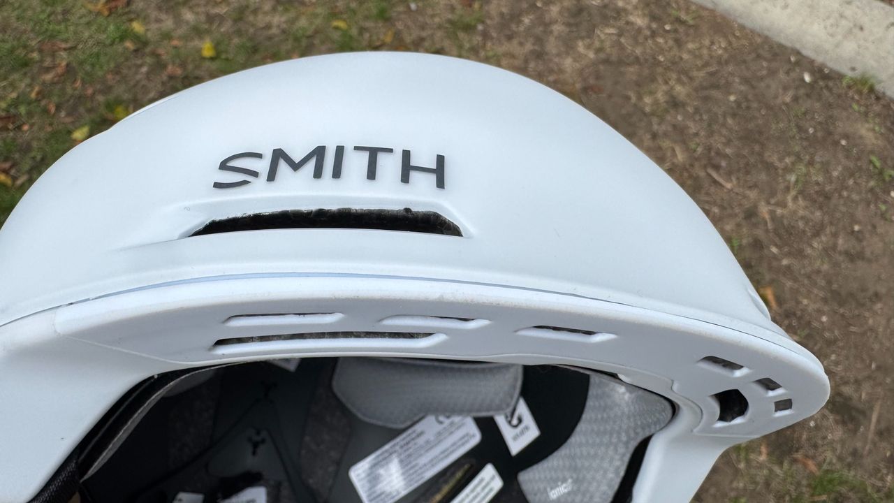 Front vents on the Smith Dispatch helmet