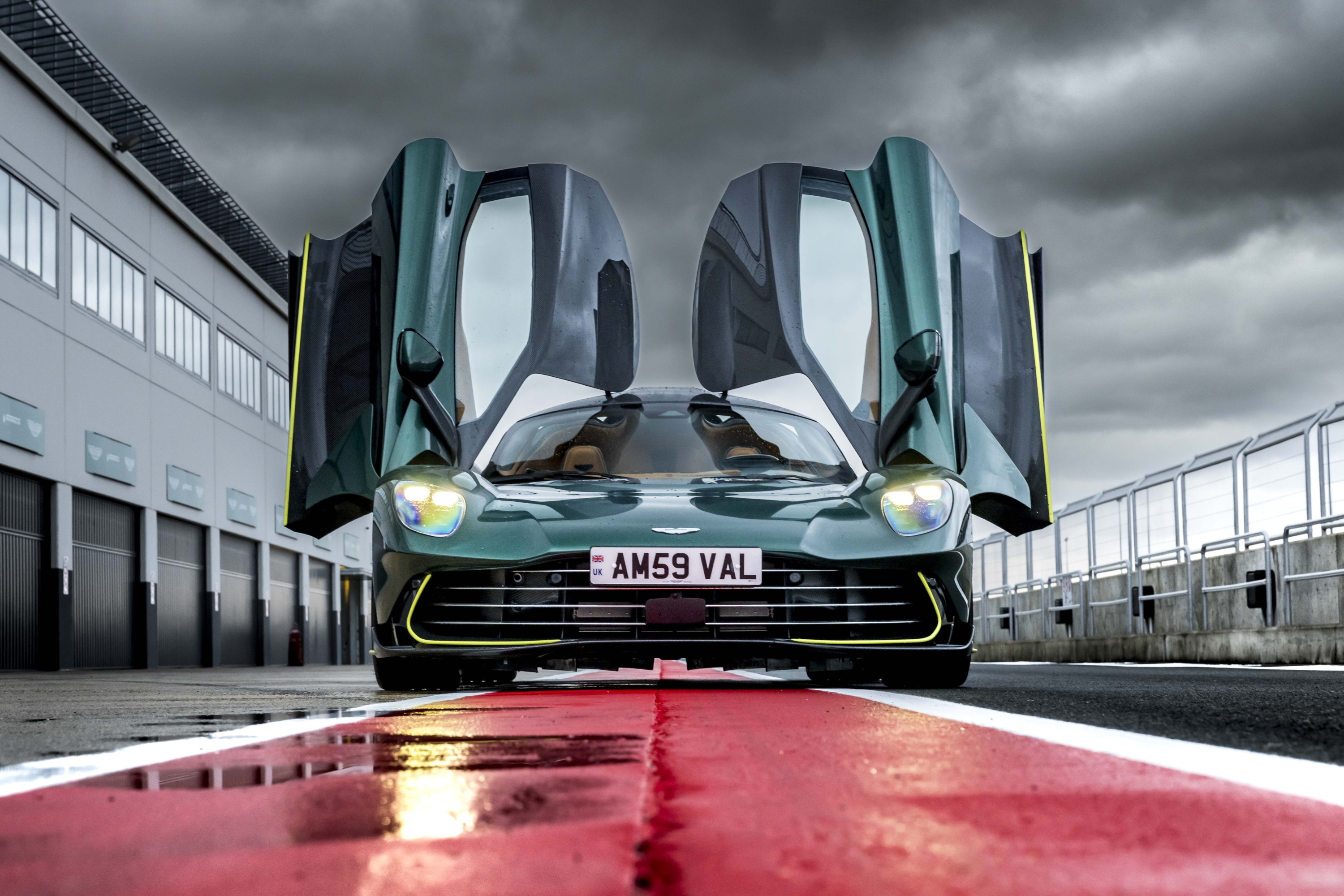 Aston Martin Valhalla