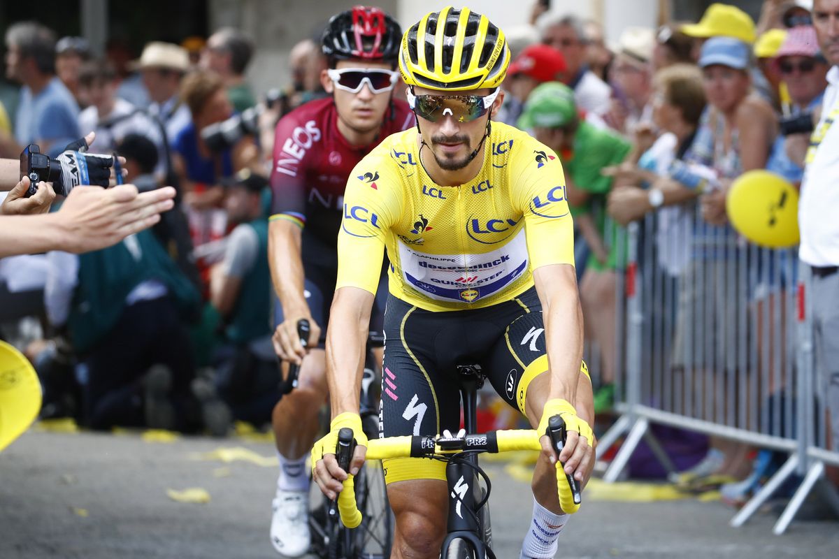 Race leader Julian Alaphilippe at the start of stage 19