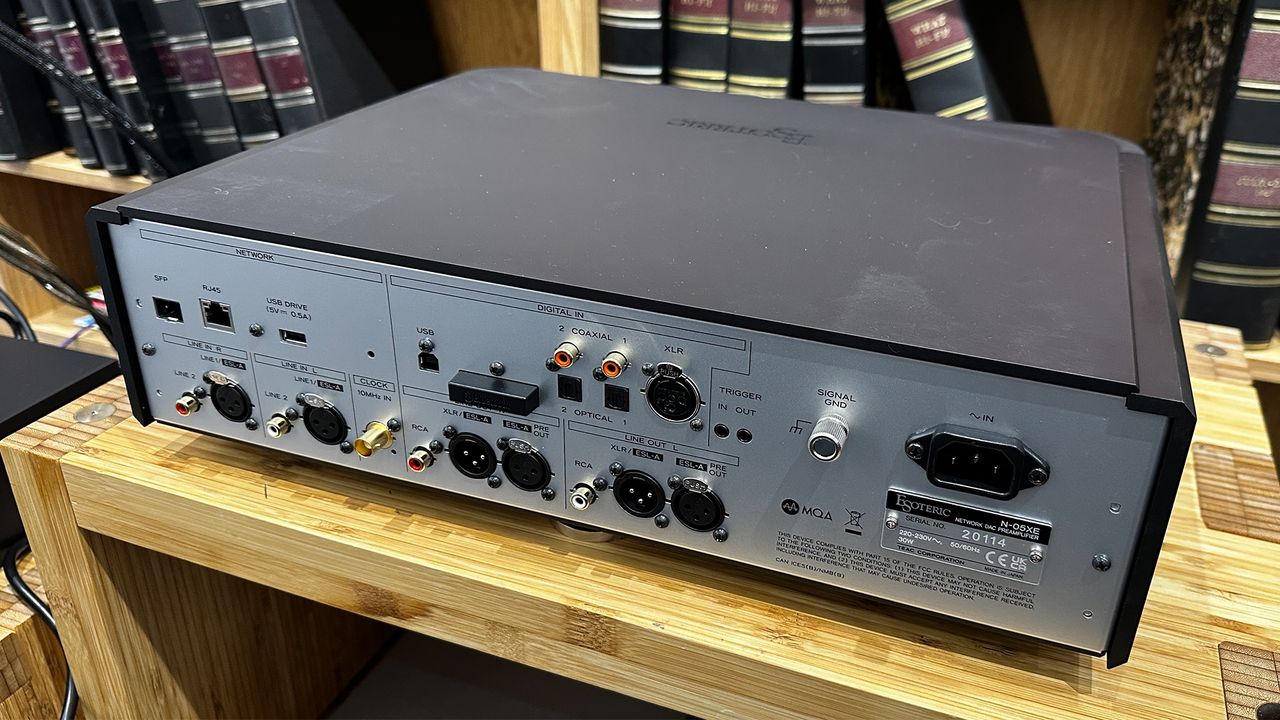 Esoteric N-05XE streaming preamp