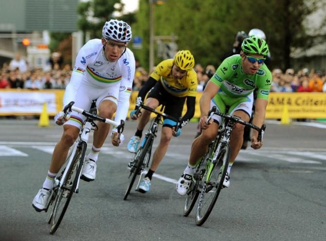 The three favourites head to the finish of the Saitama Criterium