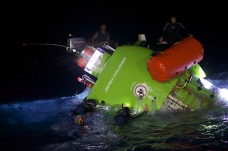 deepsea challenger, james cameron, mariana trench, deep ocean research dive, solo deep sea dive