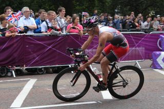 Some triathlon events are now draft legal and the bike leg is a lot like a crit race, but most are non-drafting. Image: Danny Nicholson, Flickr Commons