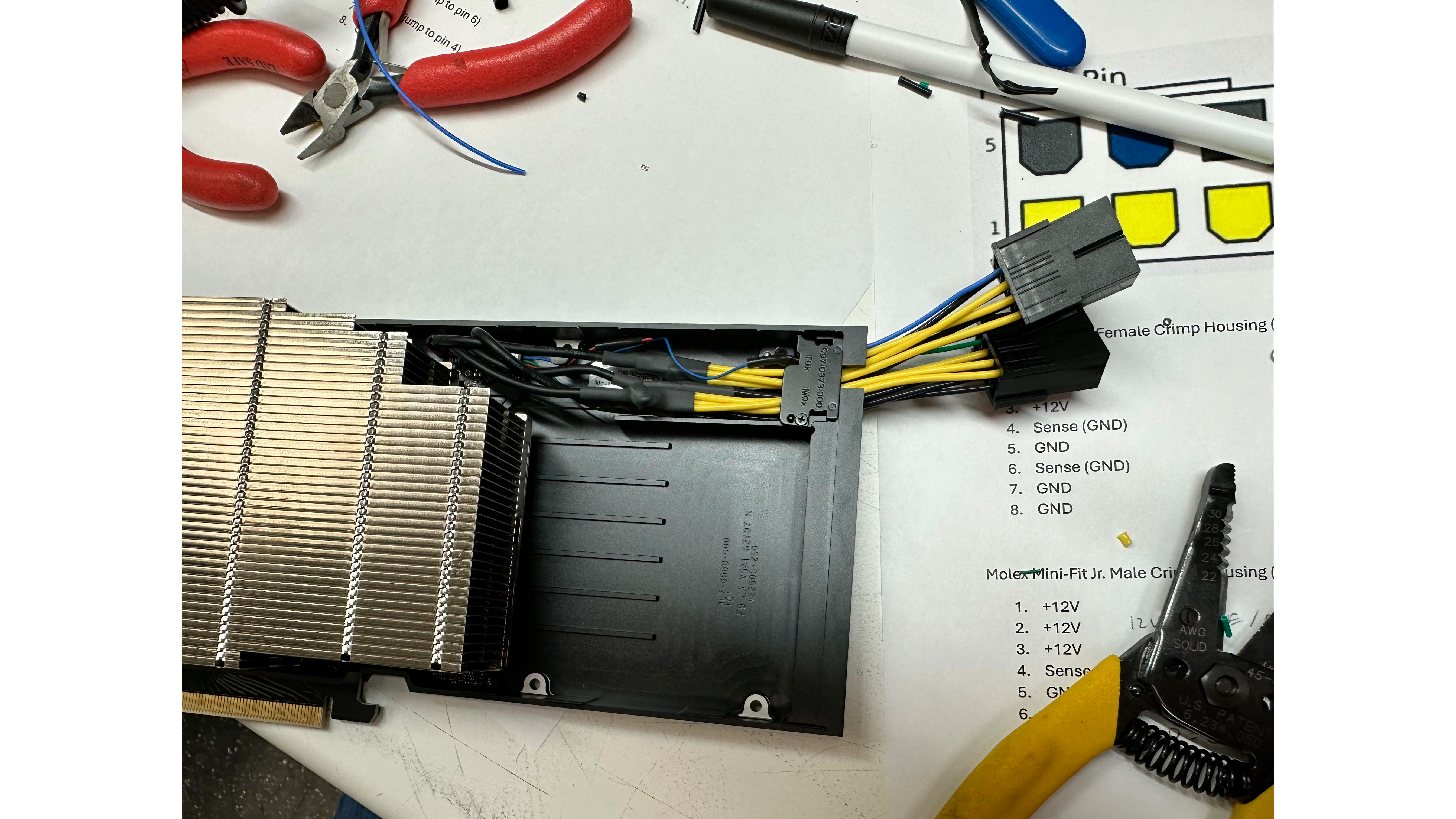 L40 modded with two 8-pin connectors