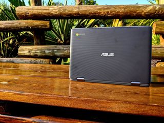 ASUS Chromebook Flip C214