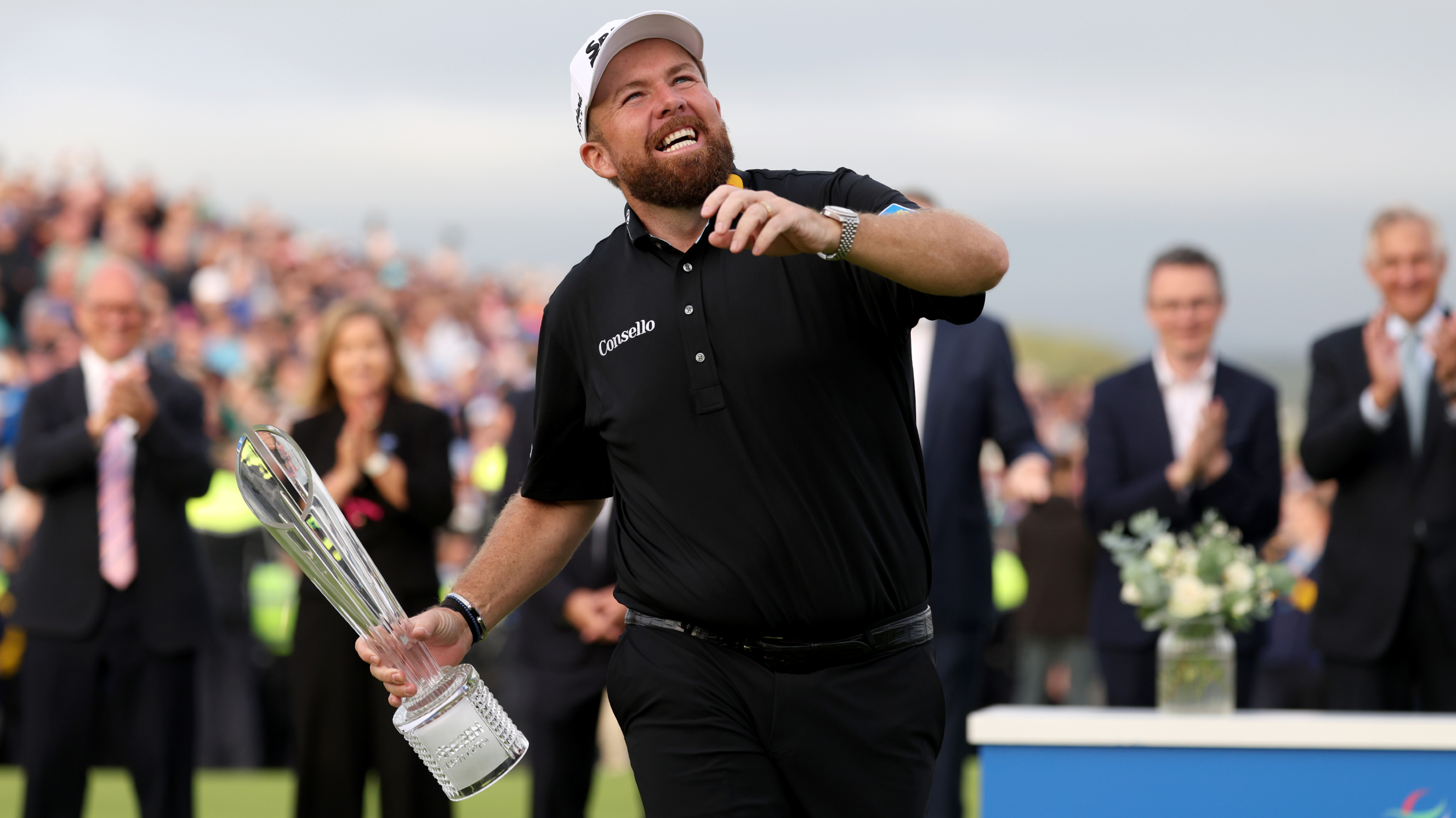 Shane Lowry with the Amgen Irish Open trophy