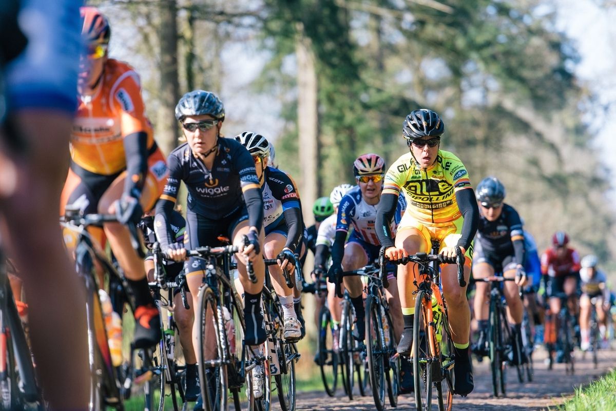 Marta Bastianelli in the bright Al&eacute; Cipollini kit