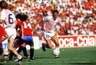 Preben Elkjær in action for Denmark against Spain at the 1986 World Cup.