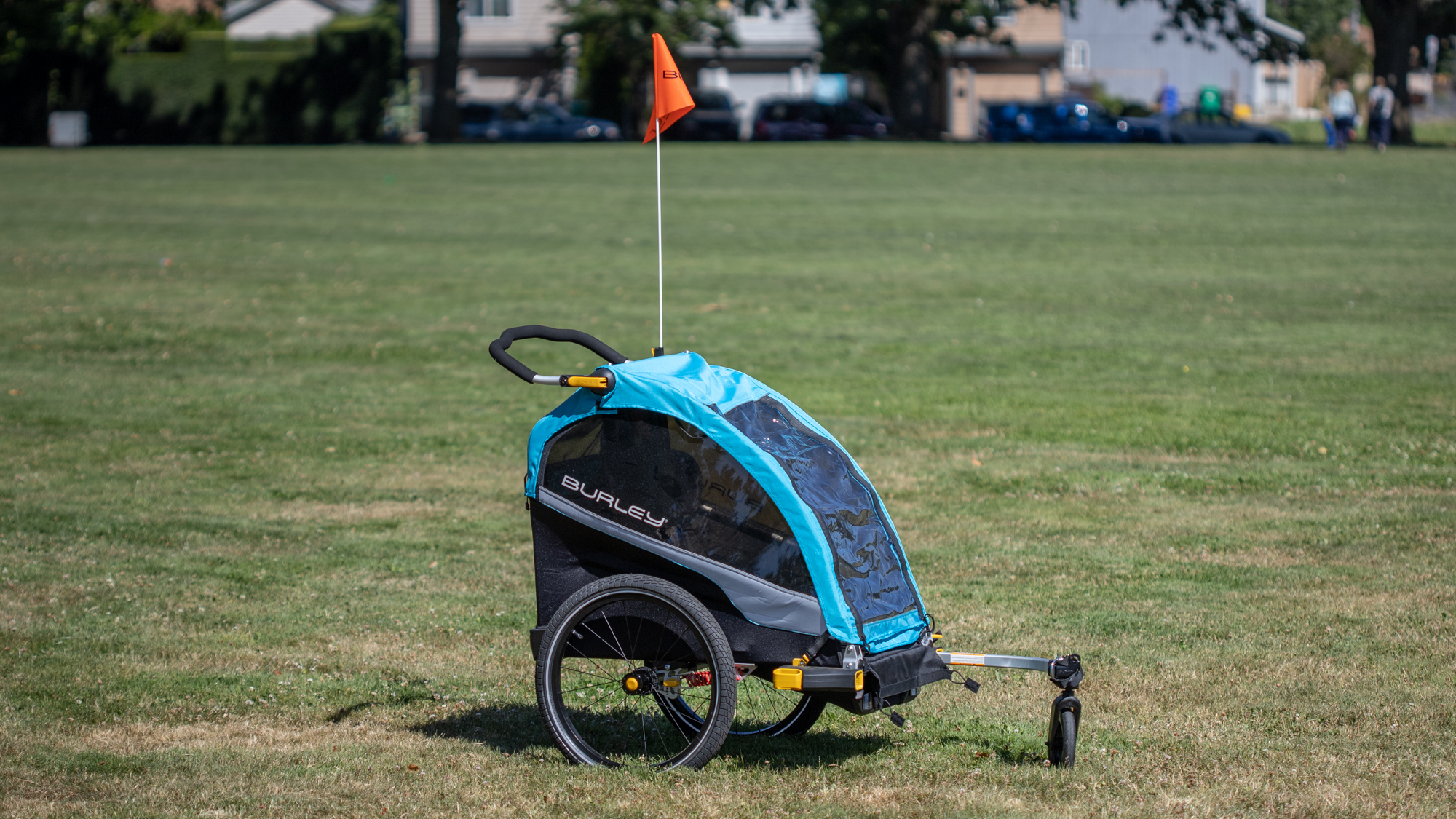 The Burley D’Lite X bike trailer does one thing really well