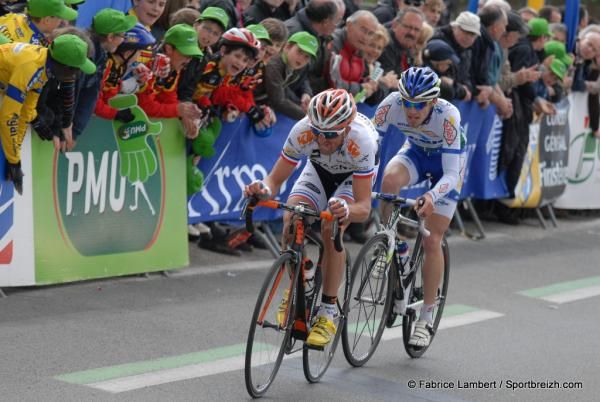 Dmitri Champion and Jean-Marc Marino try to stay clear