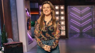 Kelly Clarkson hosts The Kelly Clarkson Show.