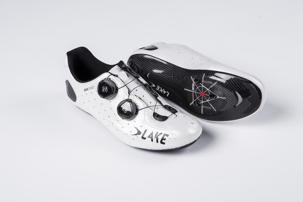 Image shows the Lake CX 332 road cycling shoes