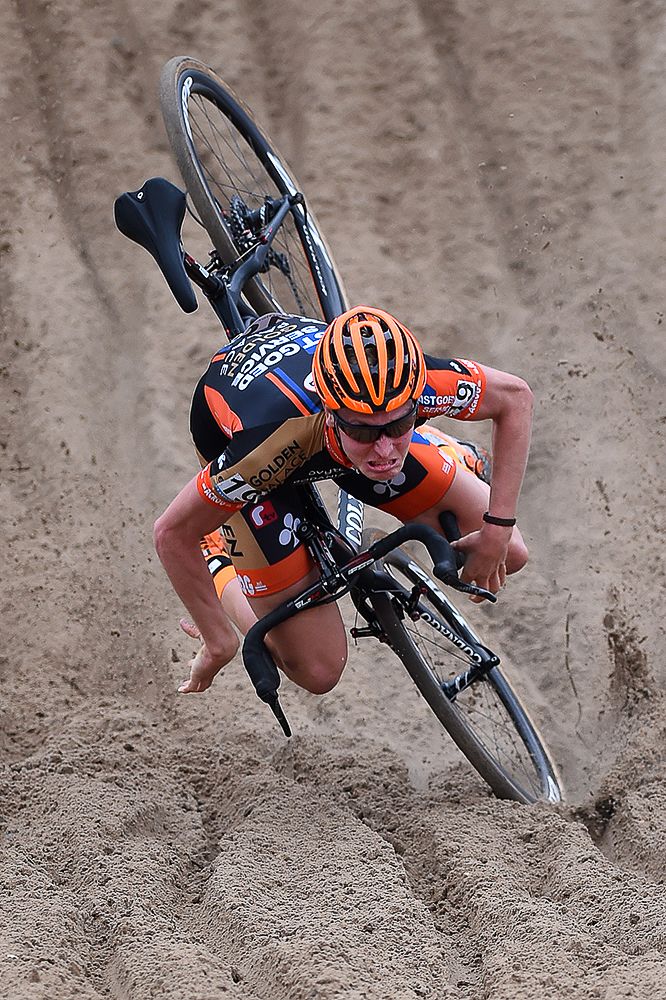 Tim Merlier (Bel) crashes in the sand at Zonhoven.
