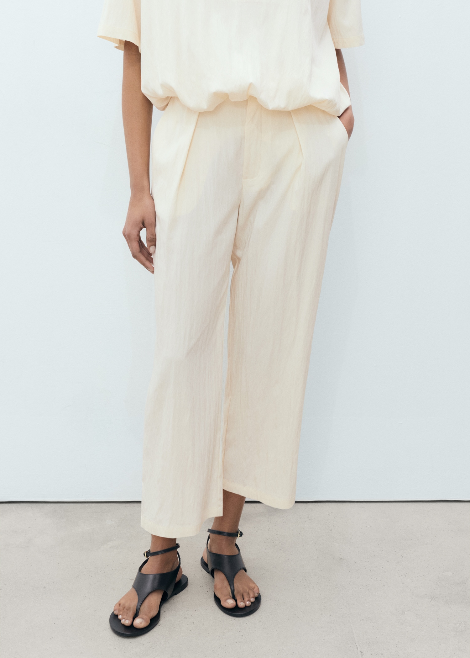 Textured Crop Trousers - Women | Mango United Kingdom