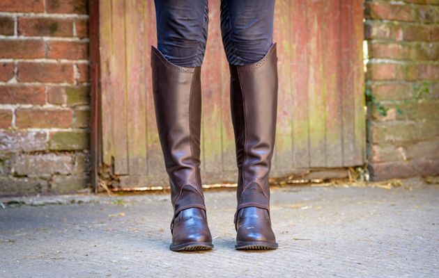 Dublin Evolution Rear Zip Half Chaps review