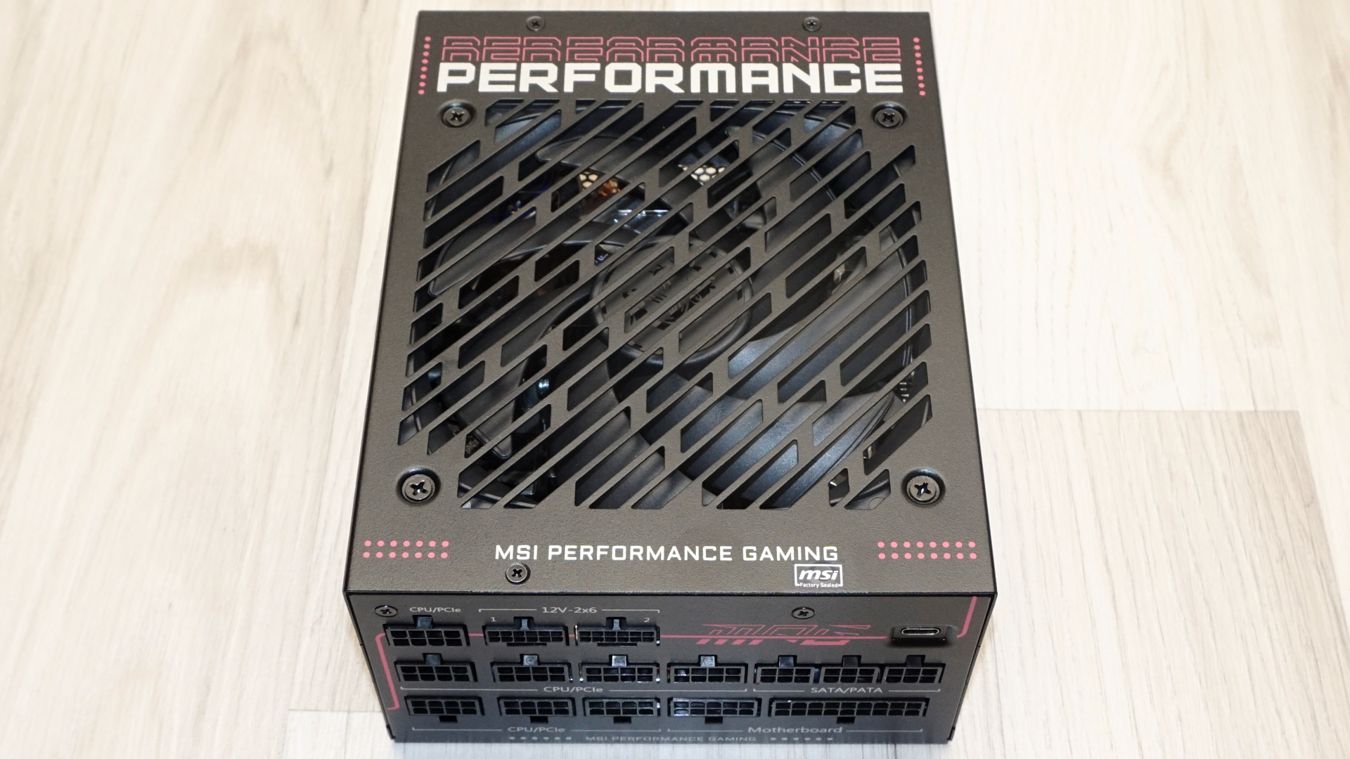 MSI MPG Ai1600TS PCIE5 PSU