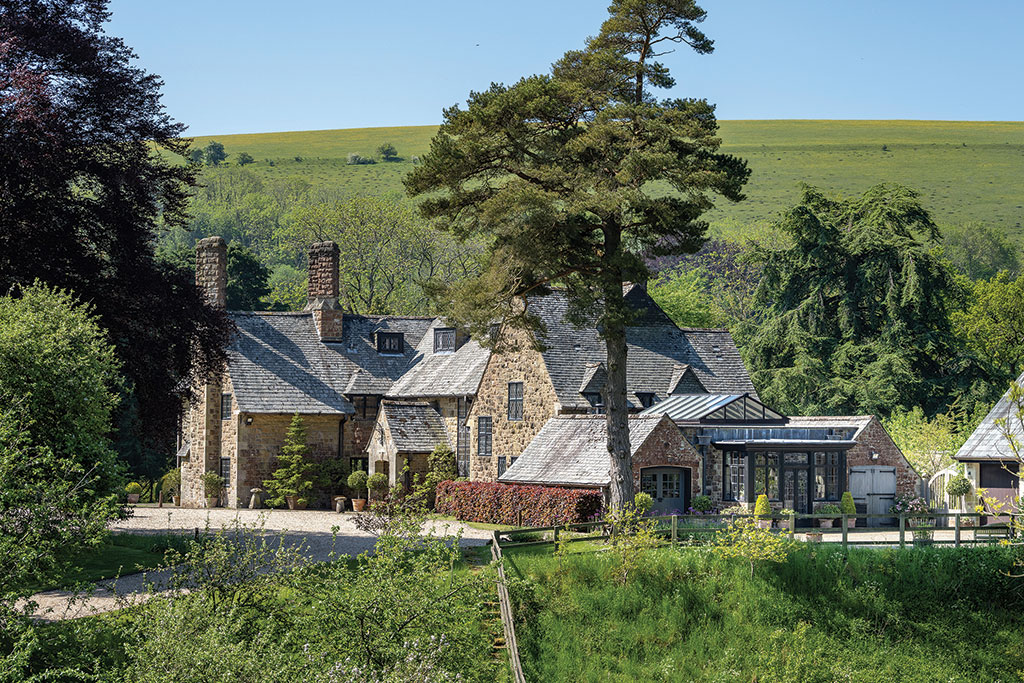 House for sale with an indoor gym: Winterfield, Melbury Abbas, Dorset