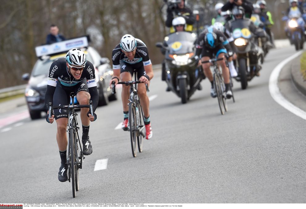 Etixx try and drop Ian Stannard in Omloop Het Nieuwsblad