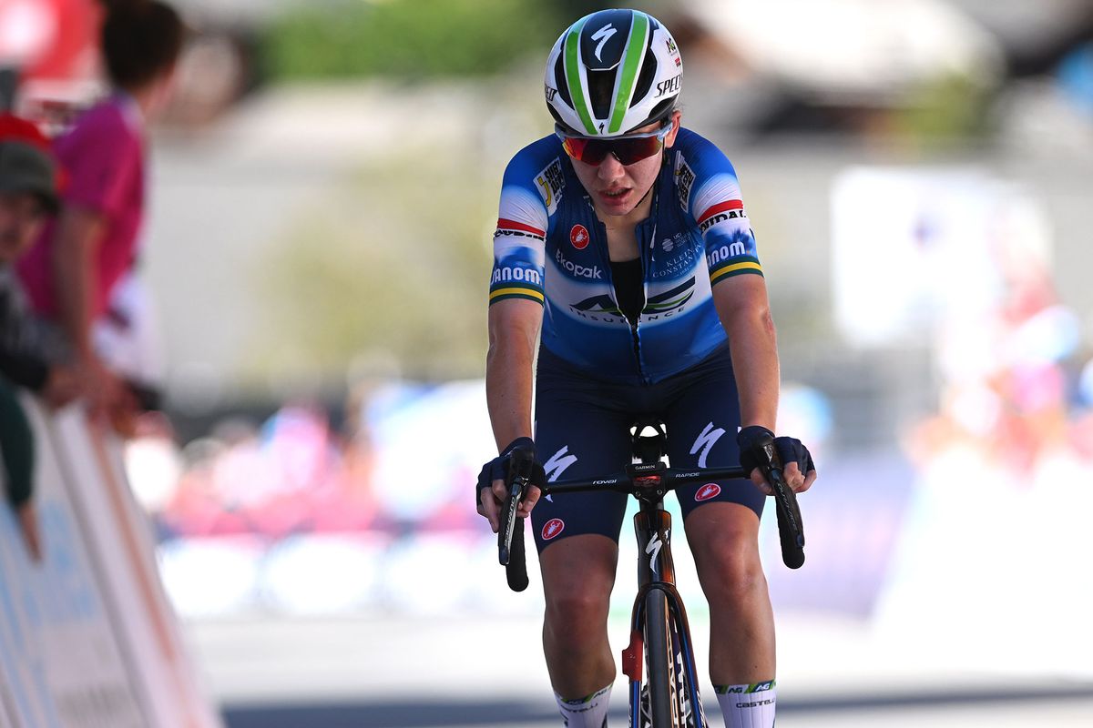 Sarah Gigante finishes stage 2 of the Tour de Romandie