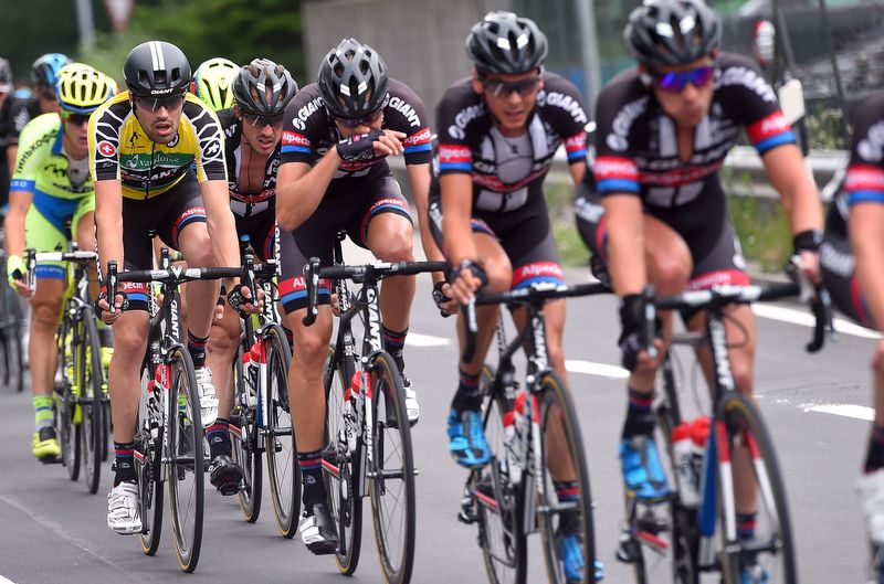The Giant-Alpecin team looking after Tom Dumoulin's yellow jersey