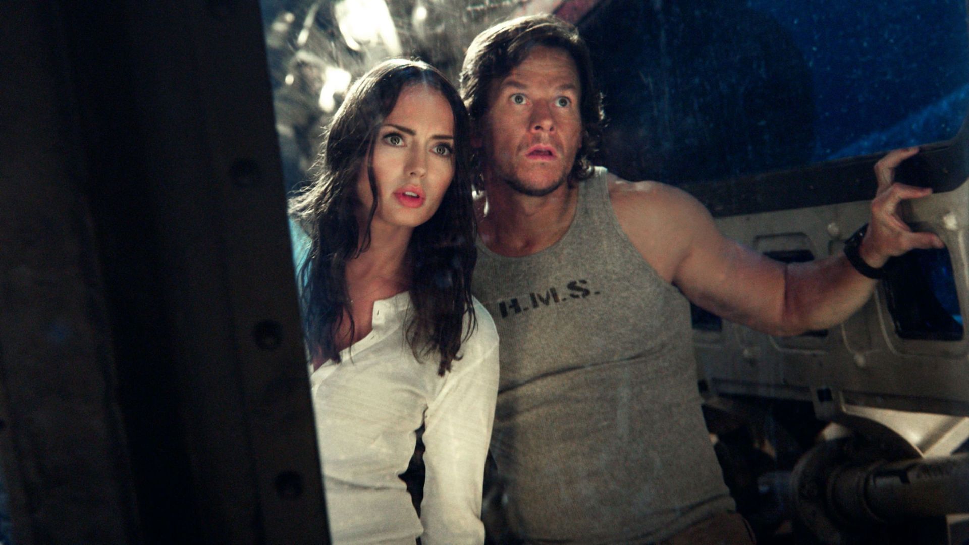 Flash photography, Long hair, Necklace, Vest, Photobombing,