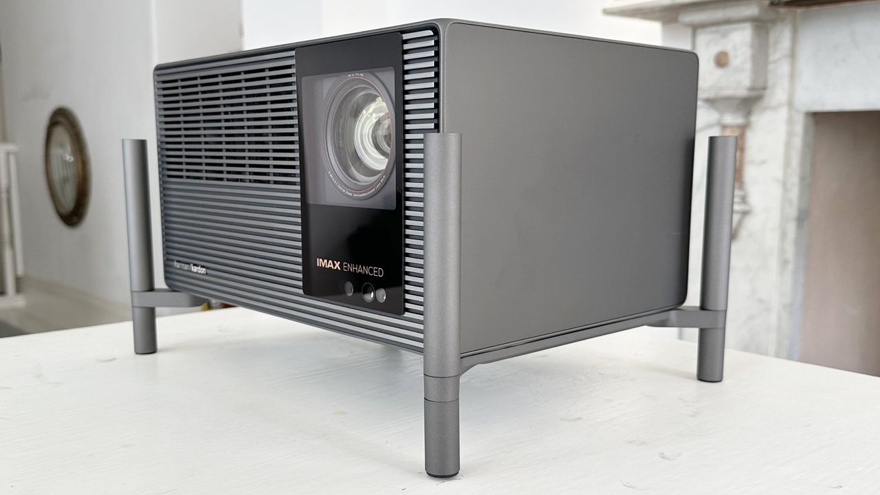 Xgimi Titan Noir Max projector