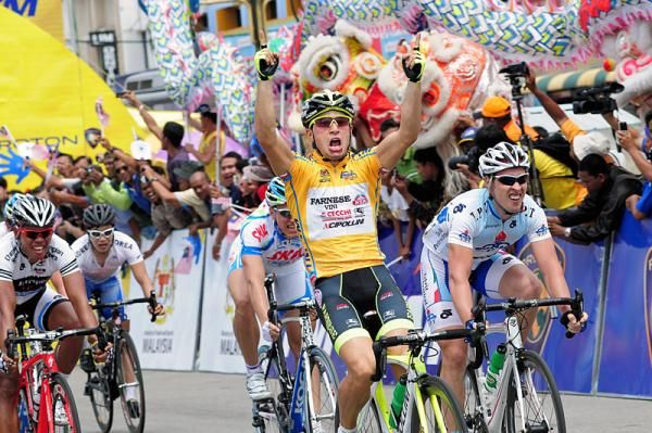 Andrea Guardini (Farnese Vini - Neri Sotttoli) won for the second straight day.