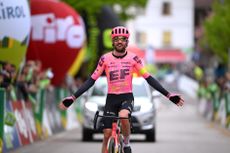 Simon Carr winning stage four of the Tour of the Alps 2024