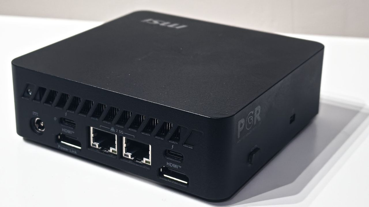 The MSI Cubi 3M on a desk