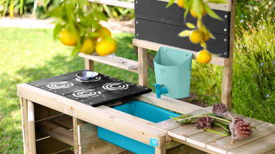 TP Muddy Madness Wooden Mud Kitchen