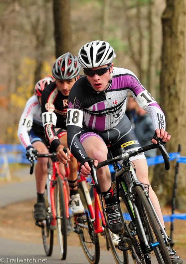 Manny Goguen (CF Racing) leading a group on the pavement