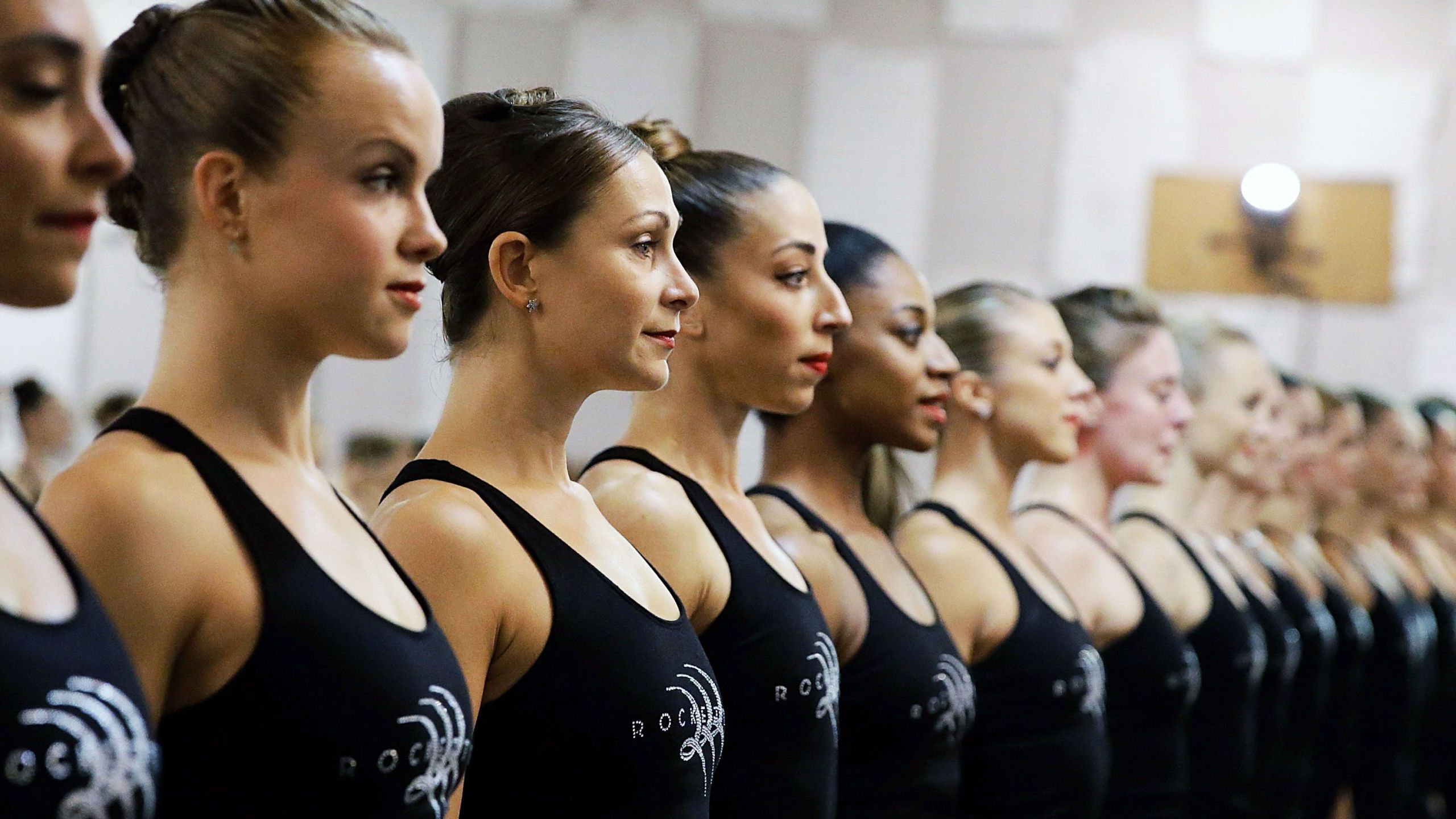 Head, Ear, Eye, Sleeveless shirt, Fashion, Beauty, Active tank, Team, Dance, Choreography,
