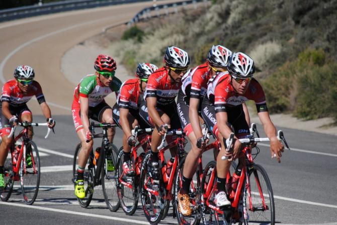 Burgos-BH riders pulling